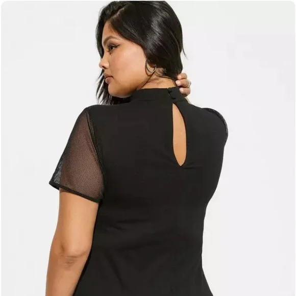 NWT Nightfall by Torrid Fitted Foxy Fishnet Cut Out Tee Deep Black - Picture 2 of 6